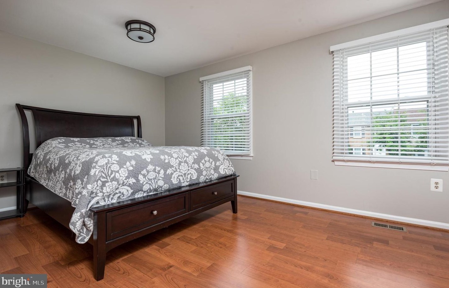 14409 Manassas Gap Ct, Centreville VA 20120-2863 exterior