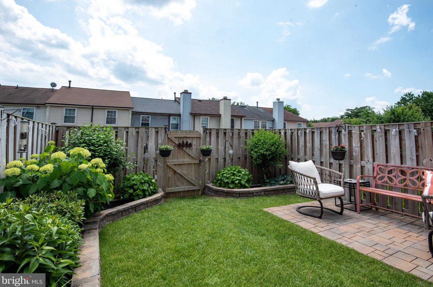 14409 Manassas Gap Ct, Centreville VA 20120-2863 exterior