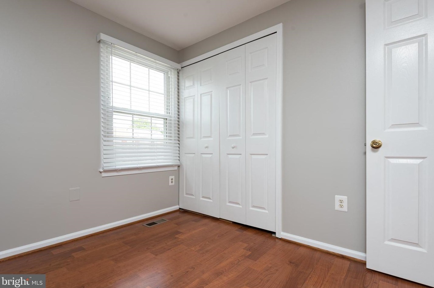 14409 Manassas Gap Ct, Centreville VA 20120-2863 exterior