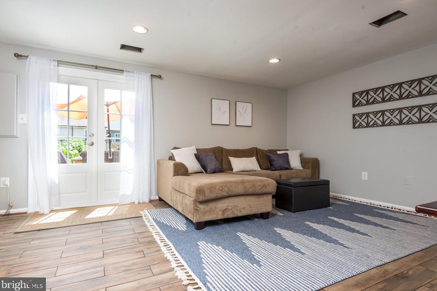 14409 Manassas Gap Ct, Centreville VA 20120-2863 exterior