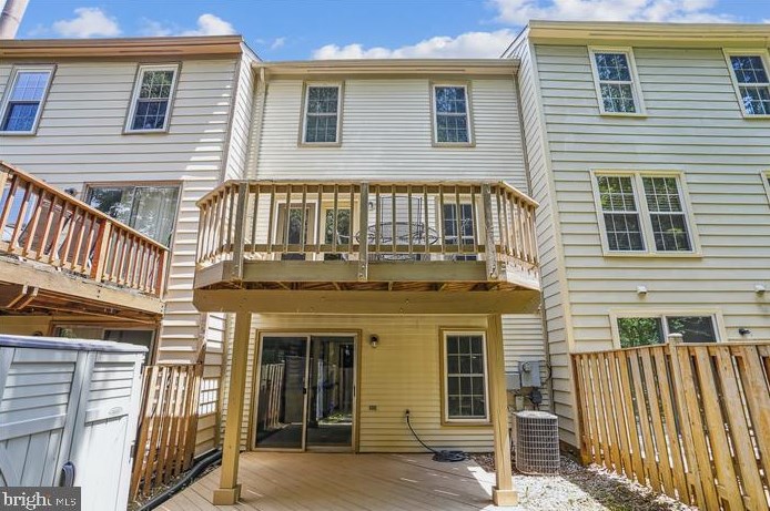 5438 New London Park Dr, Fairfax, VA 22032-3260