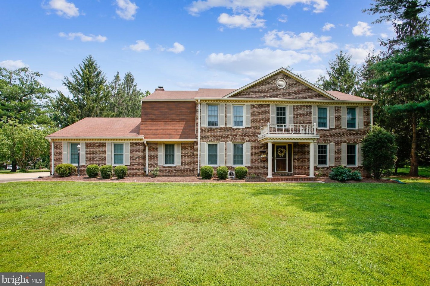 2737 Linda Marie Dr, Oakton, VA 22124-1116