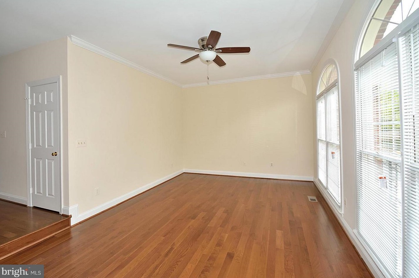 9425 Van Arsdale Dr, Vienna, VA 22181-6117