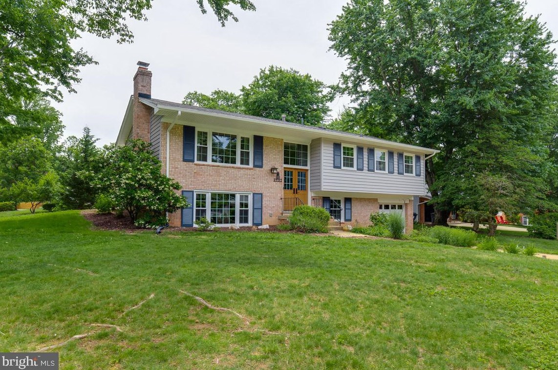 1731 Tamerisk Ct, Vienna, VA 22182-2348