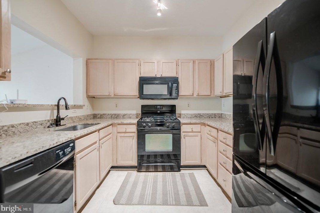 14300 Rosy Ln #26, Centreville, VA 20121