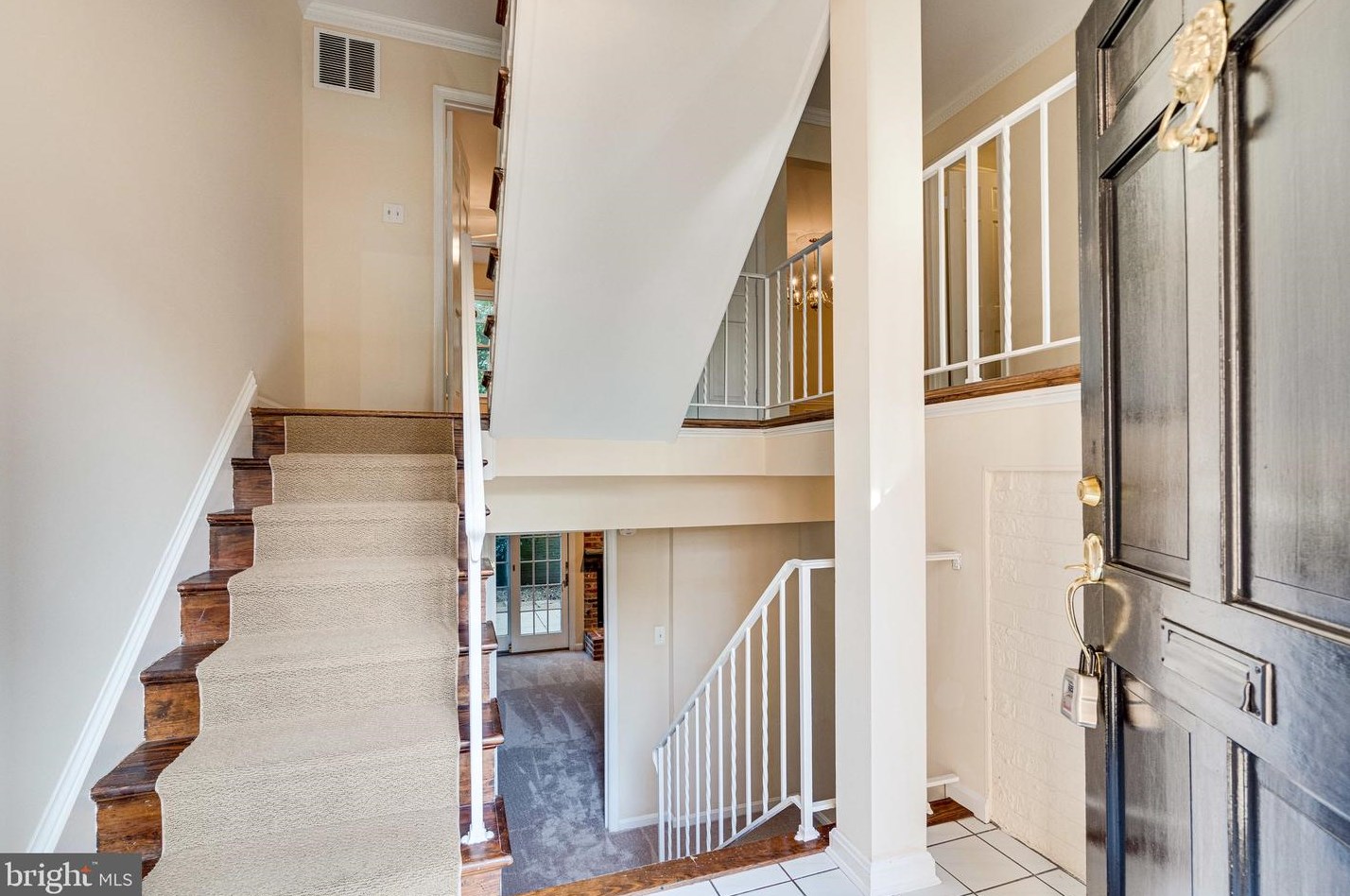 2014 Hopewood Dr, Falls Church, VA 22043