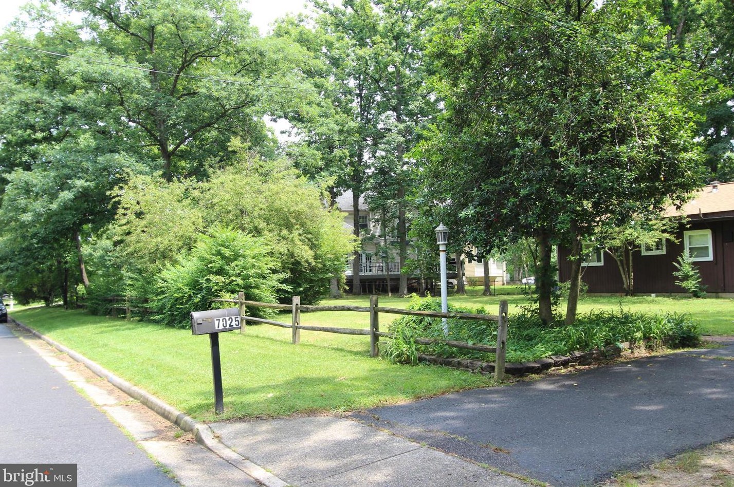 7025 Beverly Ln, Springfield, VA 22150
