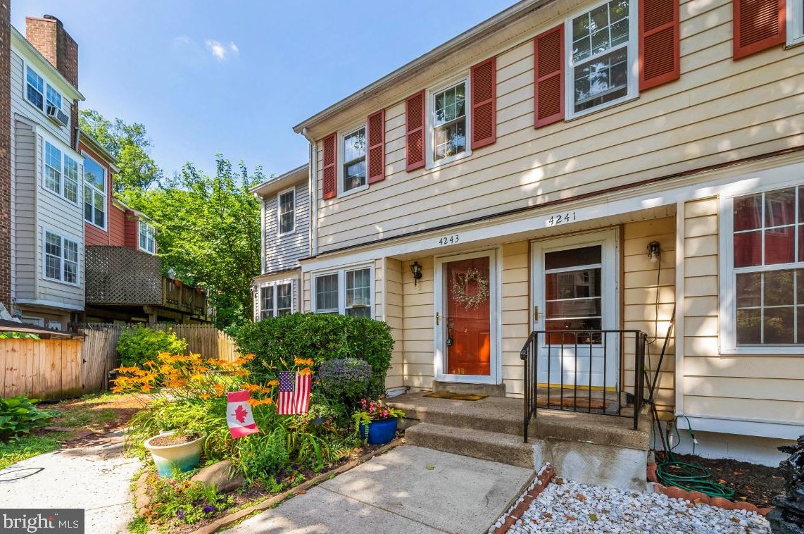 4243 Moselle Dr, Fairfax, VA 20151-3615