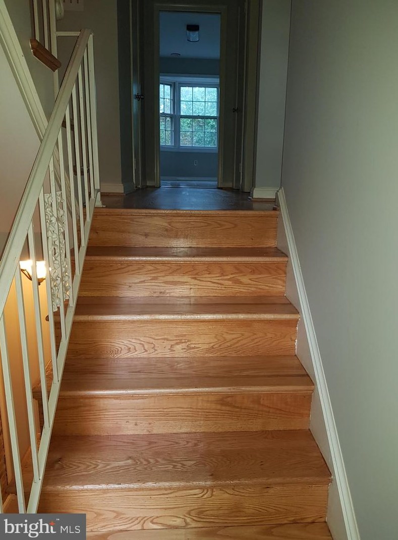 2337 Mcgregor Ct, Vienna, VA 22182-5235