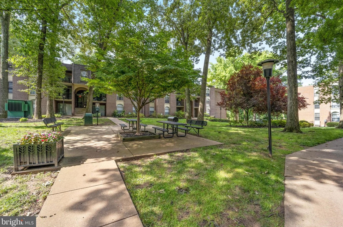 3300 Woodburn Village Dr #t4, Annandale, VA 22003