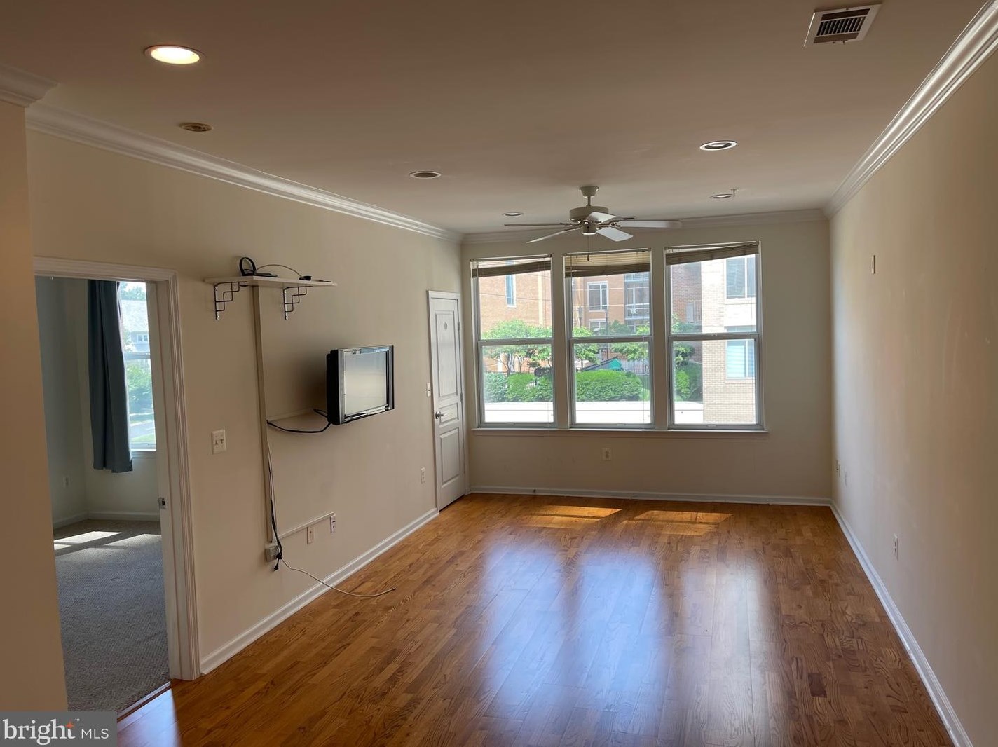 12000 Market St #258, Herndon, VA 20190