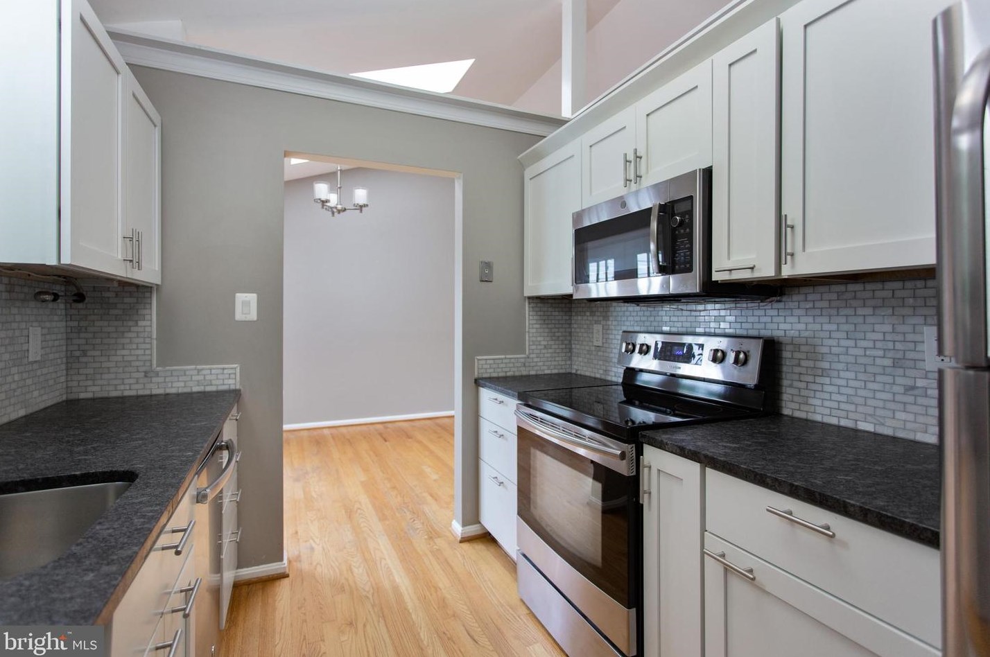 1418 Valebrook Ln, Herndon, VA 20170