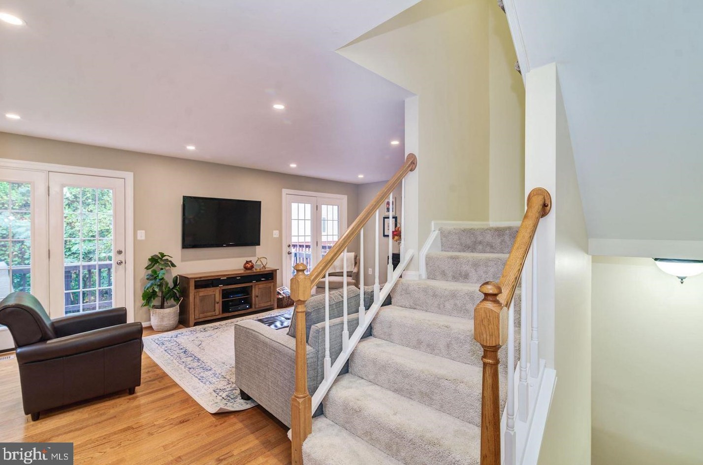 8334 Ridge Crossing Ln, Springfield, VA 22152