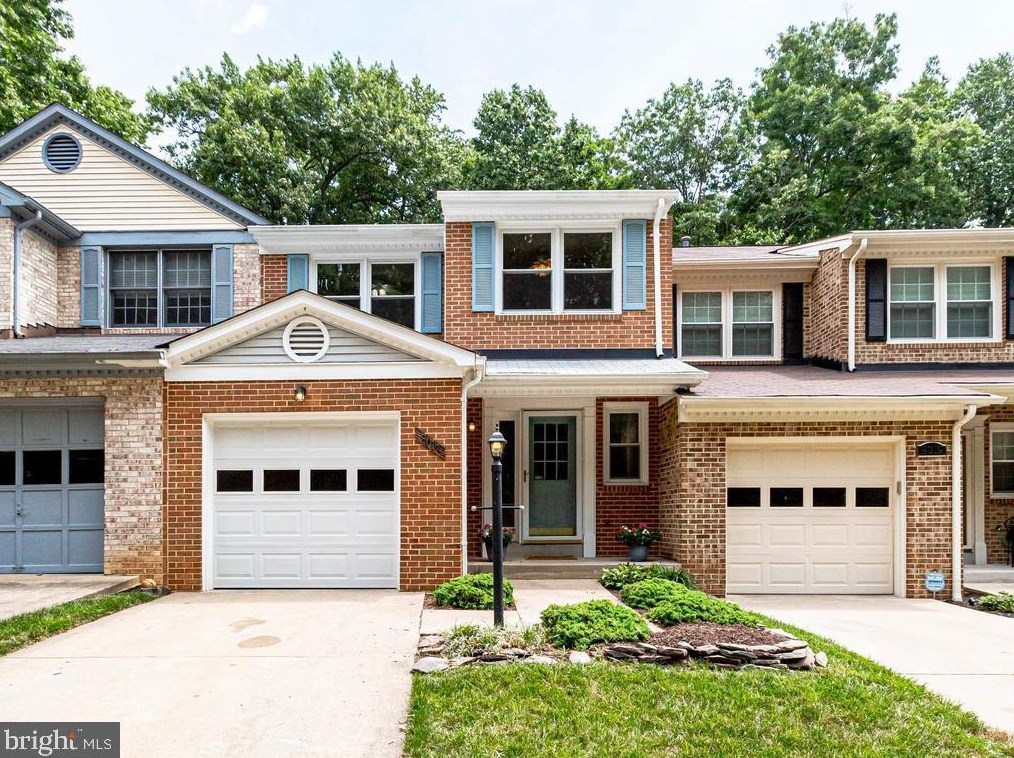8017 Galla Knoll Cir, Springfield, VA 22153