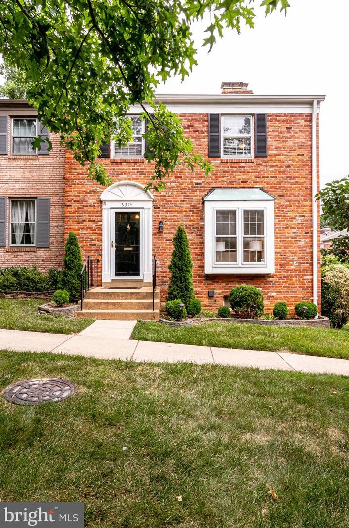 9314 Marycrest St, Fairfax, VA 22031-1918