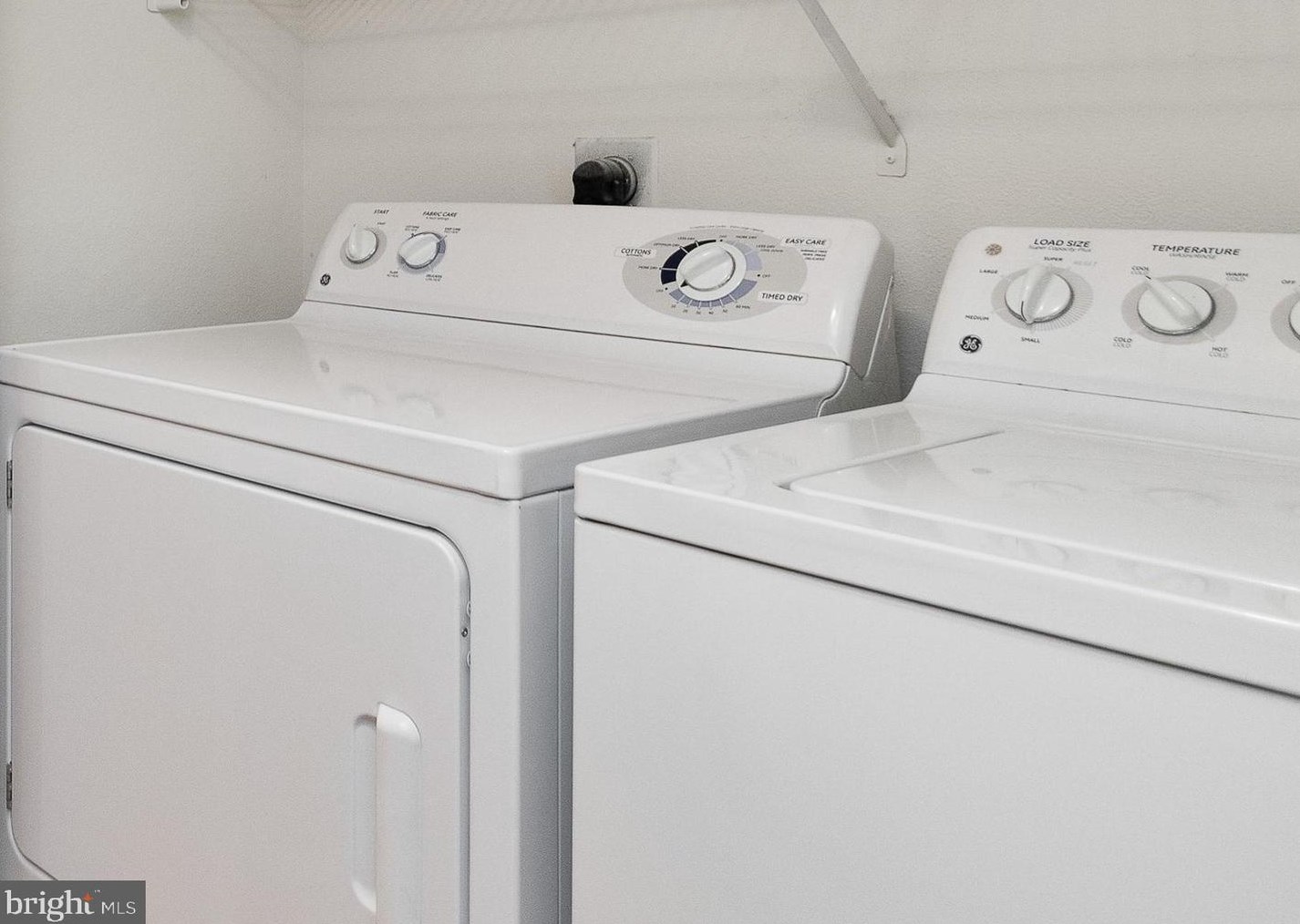 3916 Penderview Dr, Fairfax VA 22033-4712 exterior