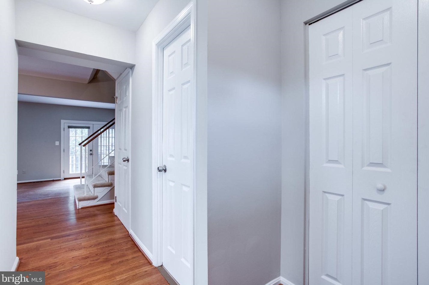2933 Village Spring Ln, Vienna, VA 22181-6113