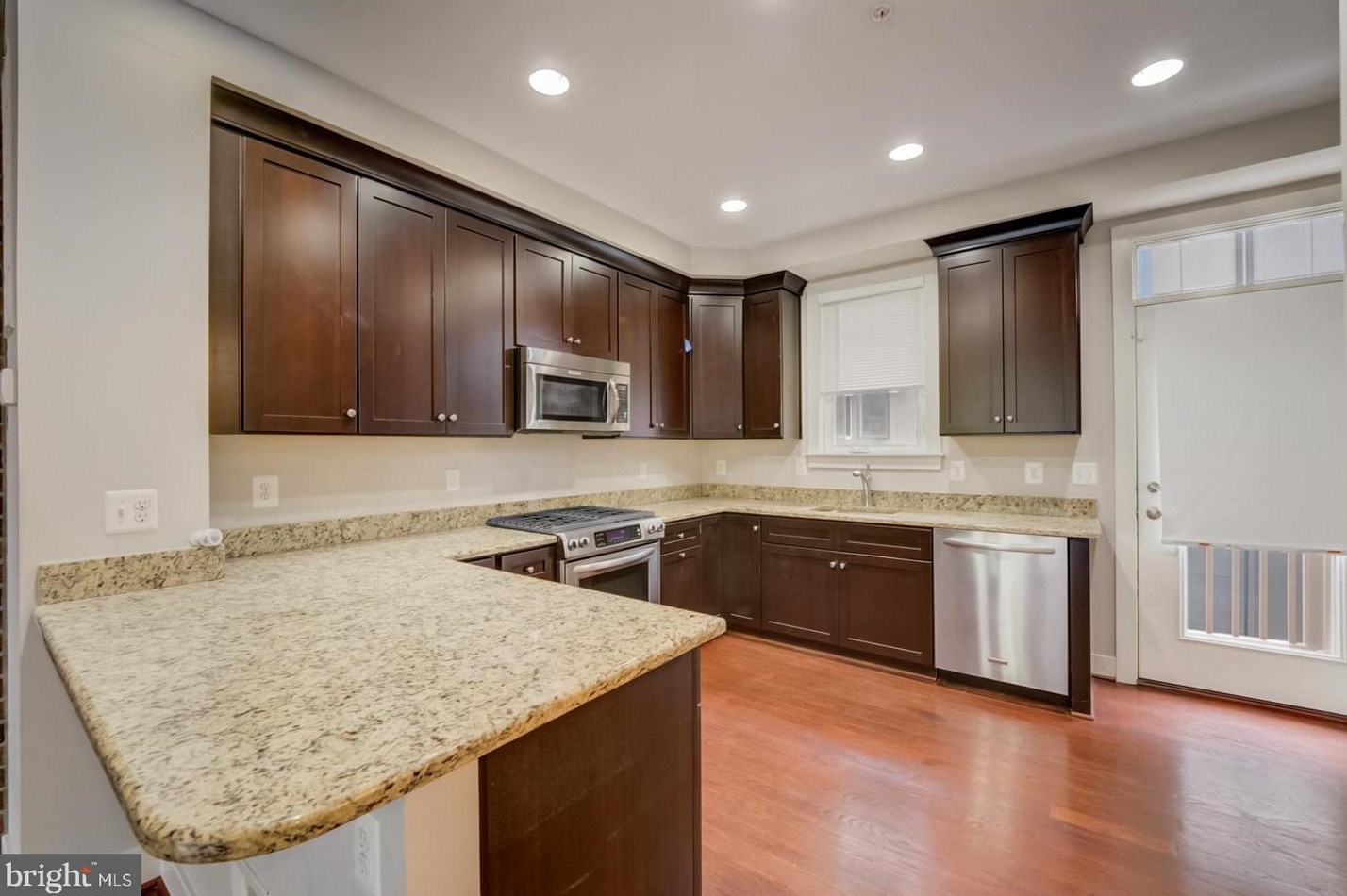 2987 Stella Blue Ln, Fairfax, VA 22031-2258