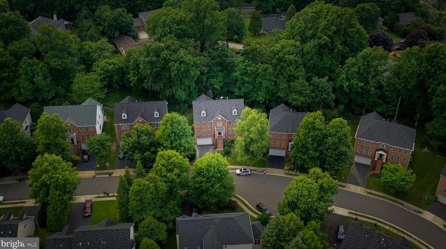 5310 Danas Crossing Dr, Fairfax VA  22032-3278 exterior