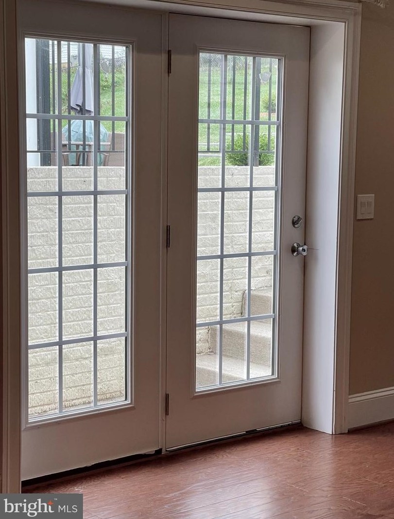 7430 Howard Ct, Falls Church, VA 22043