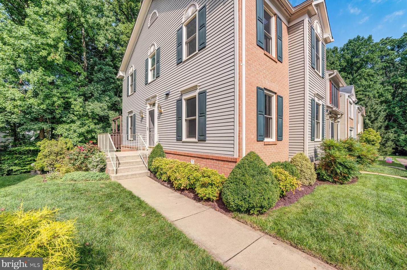 7208 Burton Hill Ct, Springfield, VA 22152