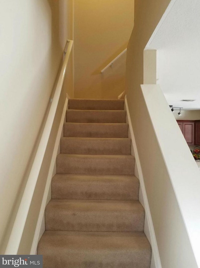 12891 Fair Briar Ln, Fairfax, VA 22033