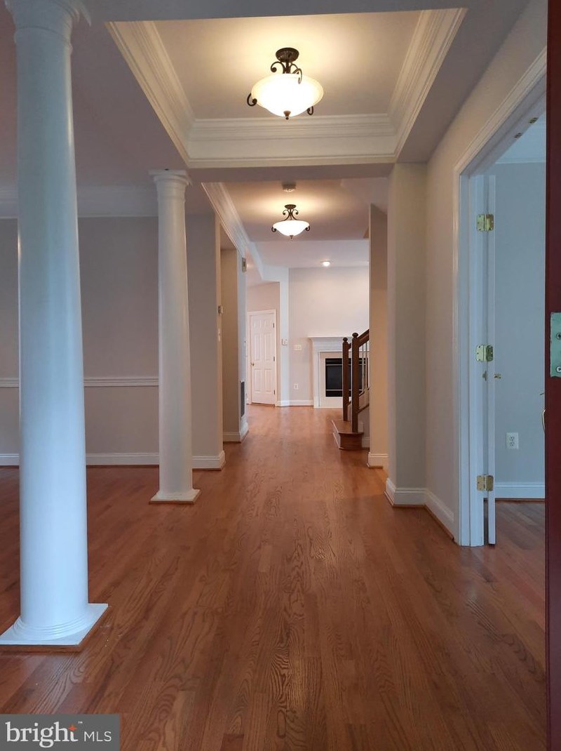 2877 Star Opal Dr, Fairfax VA  22031-1354 exterior