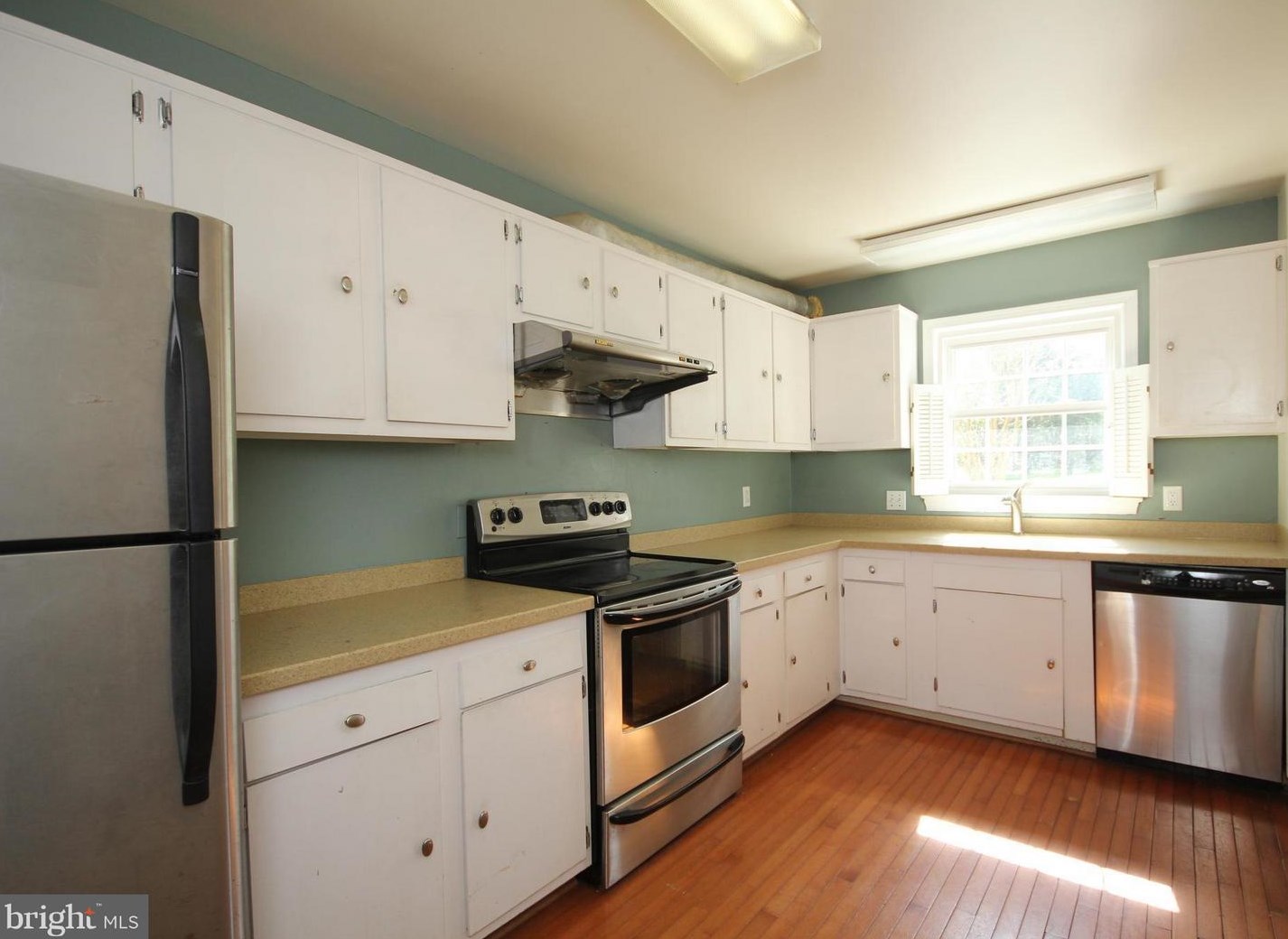 317 Center St, Vienna, VA 22180-4518