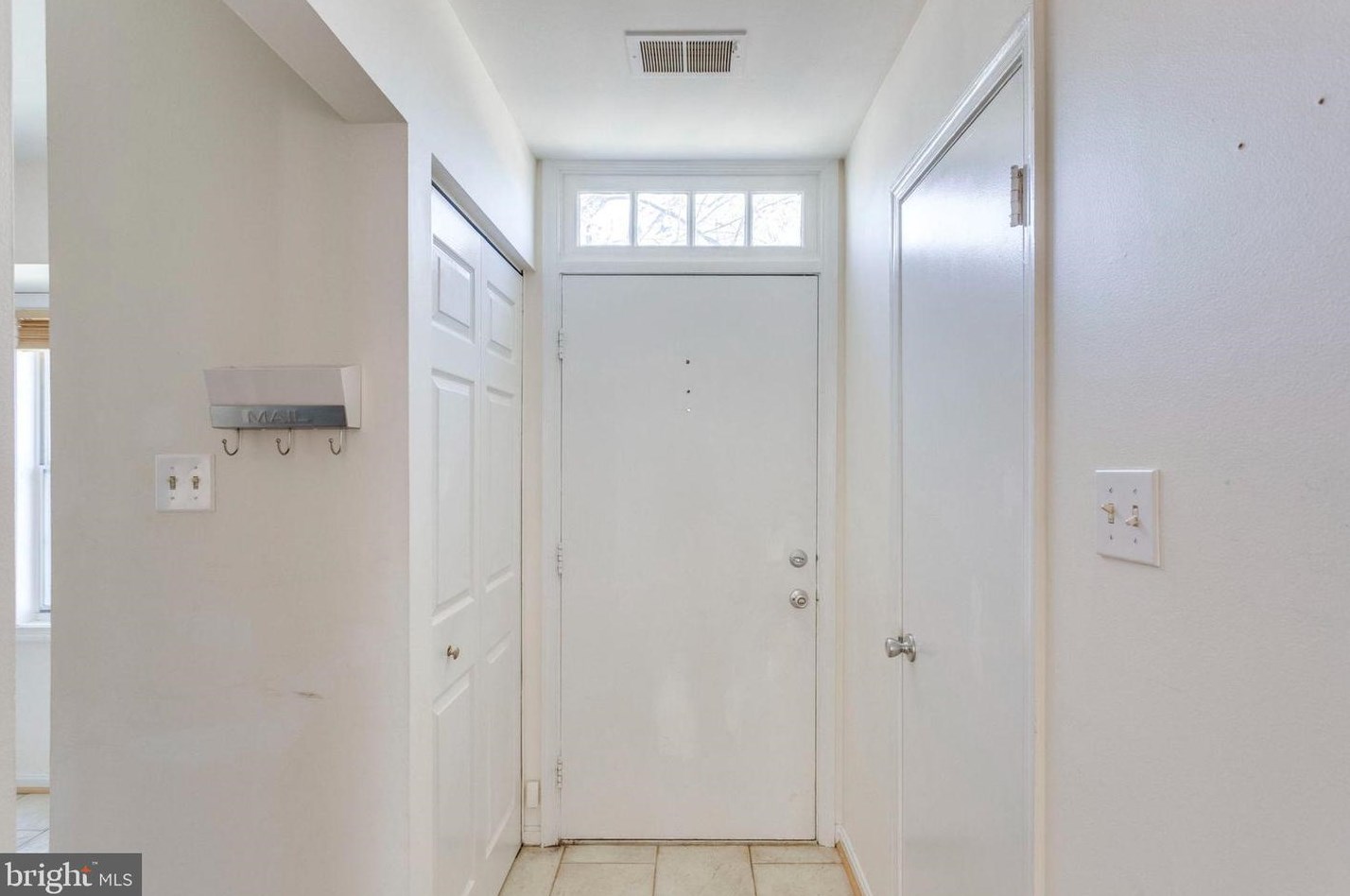 9977 Capperton Dr, Vienna VA  22124-2913 exterior