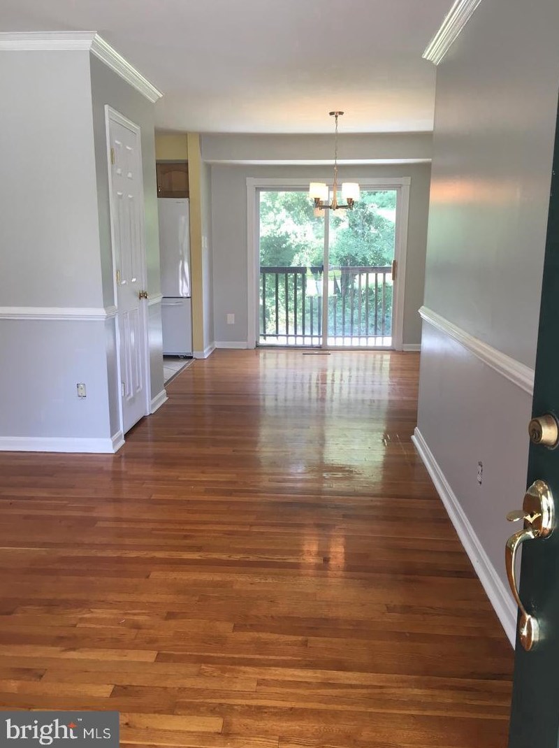 410 Walker St Sw, Vienna, VA 22180