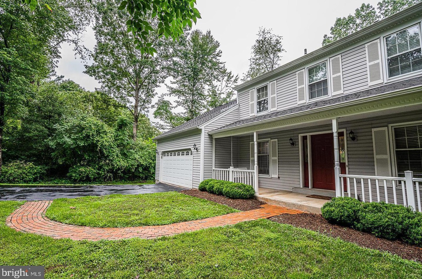 11438 Meath Dr, Fairfax, VA 22030
