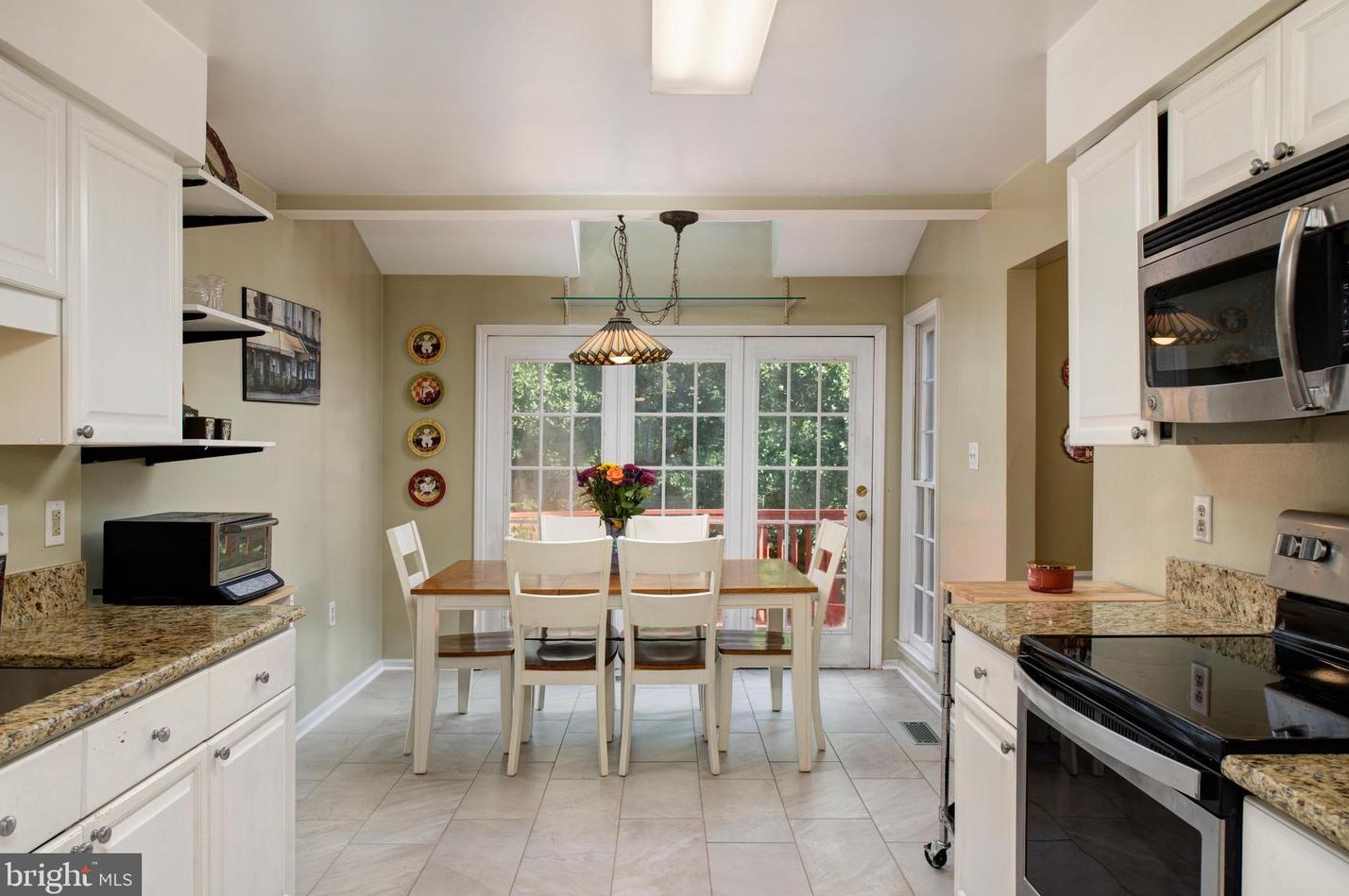 13346 Foxhole Dr, Fairfax VA  22033-1332 exterior