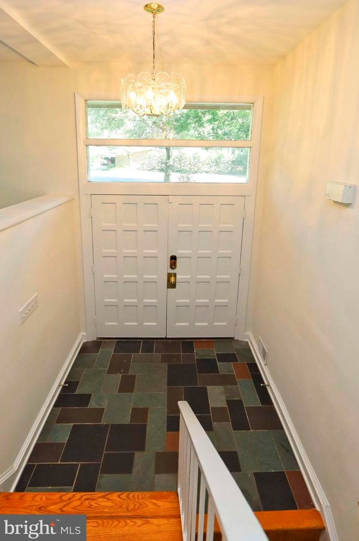 11226 Fairway Dr, Herndon, VA 20190