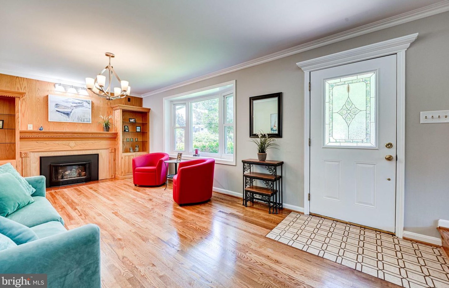 8937 Victoria Rd, Springfield, VA 22151