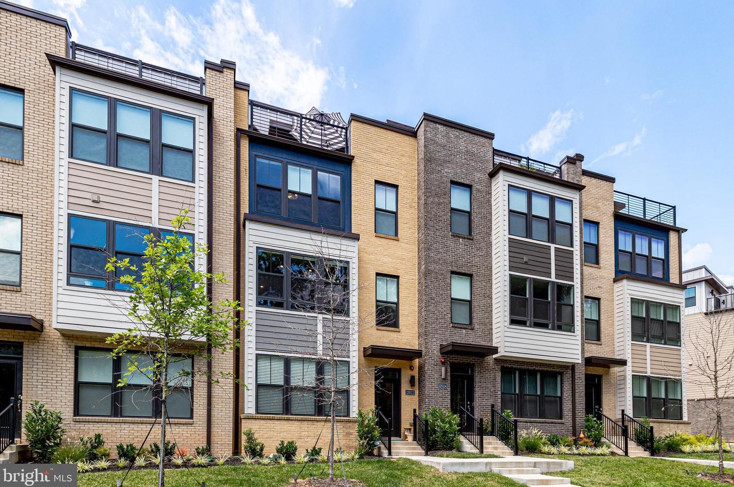 12022 N Shore Dr, Herndon, VA 20190