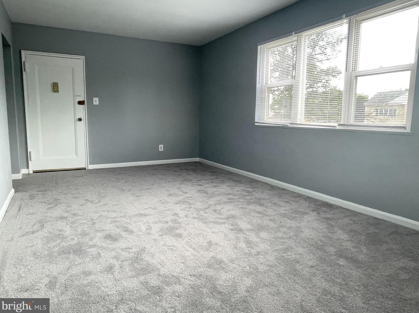 6182 Greenwood Dr Apt 301, Falls Church, VA 22044