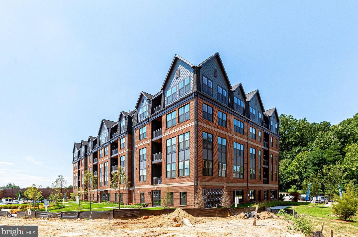 3927 Fair Ridge Dr, Fairfax, VA 22033-2905