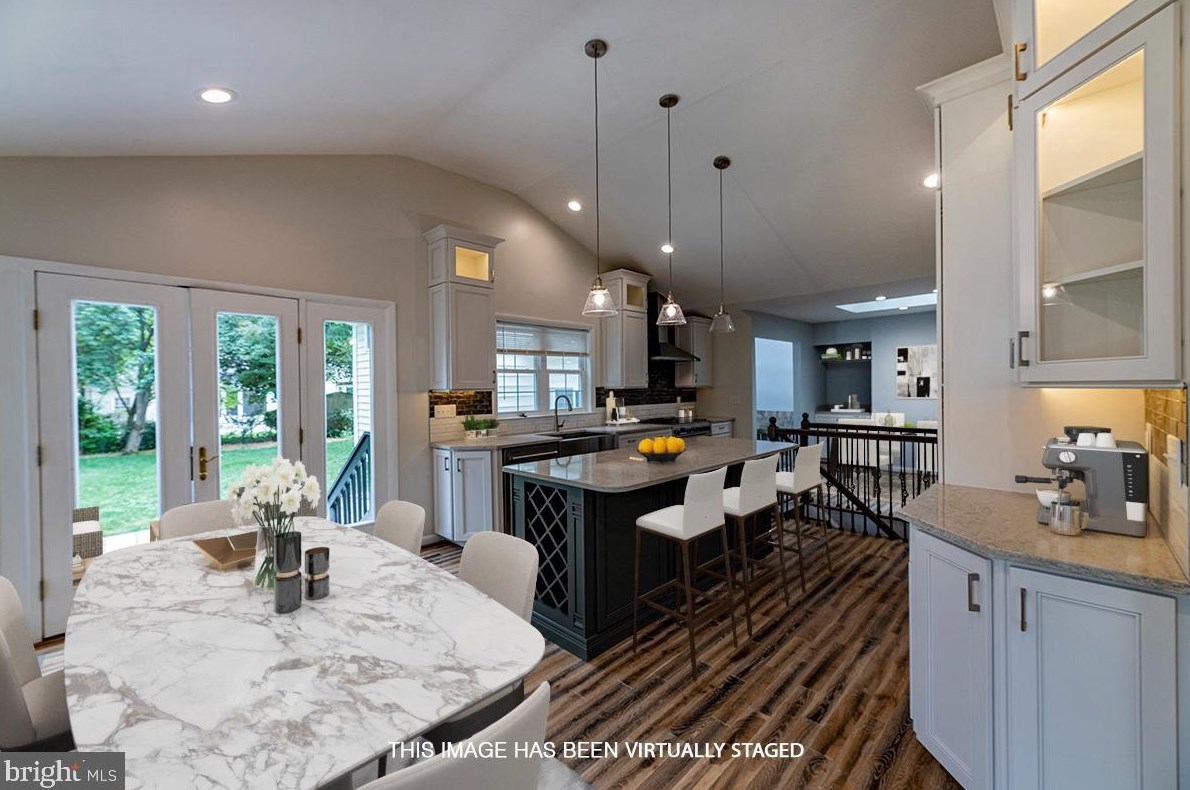 8605 Cottage St, Vienna VA  22180-7038 exterior