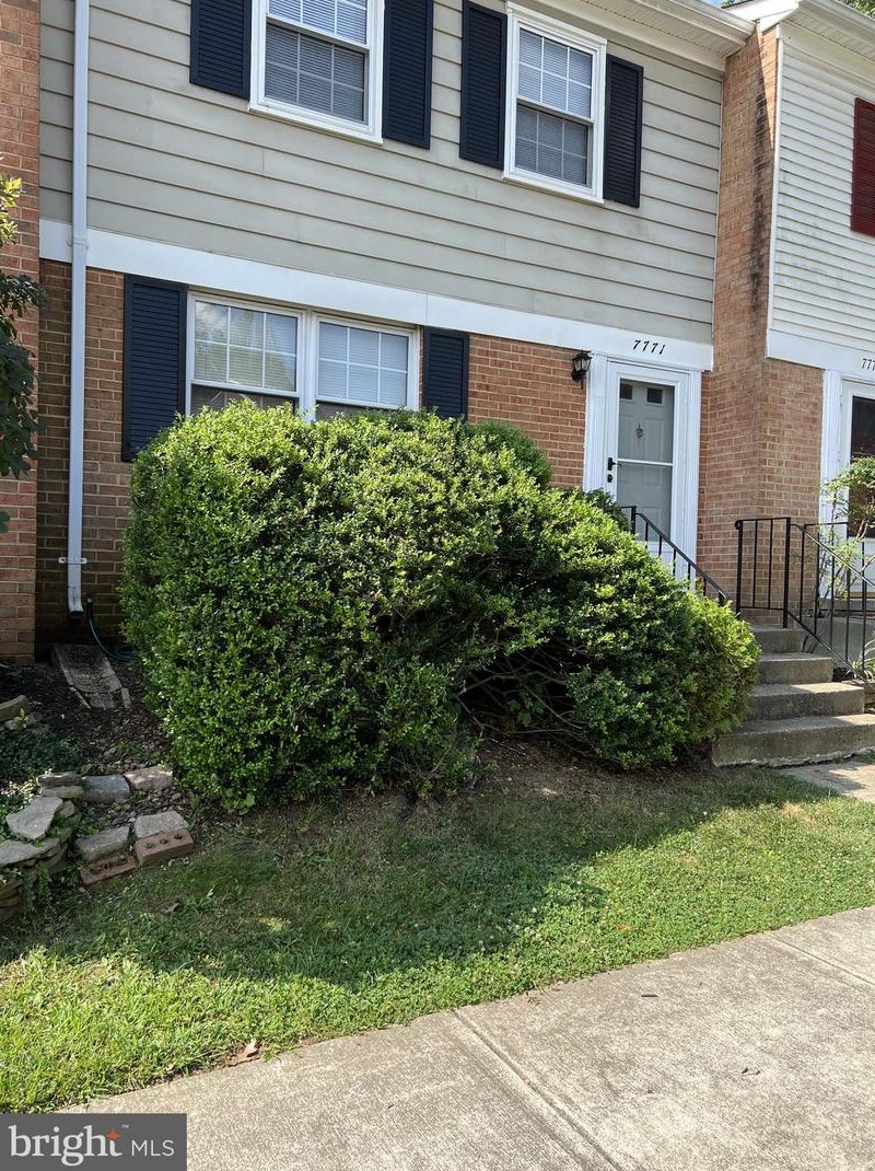 7771 Trevino Ln, Falls Church, VA 22043
