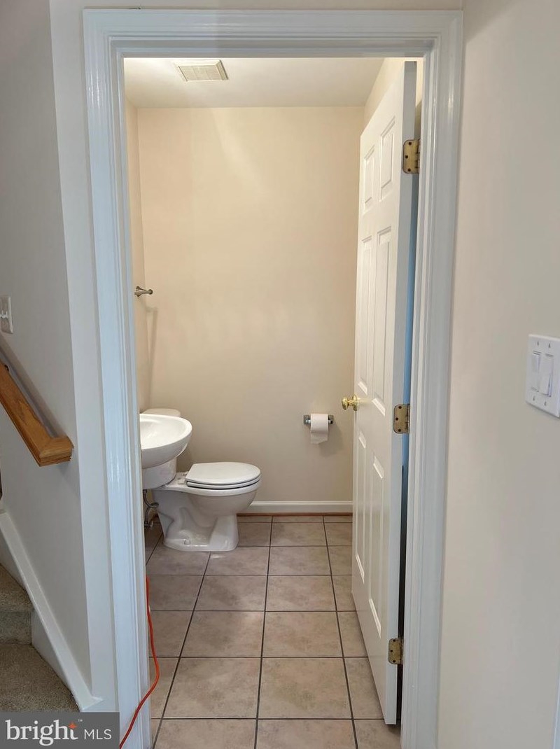 2706 Manhattan Pl, Vienna VA  22180-7340 exterior