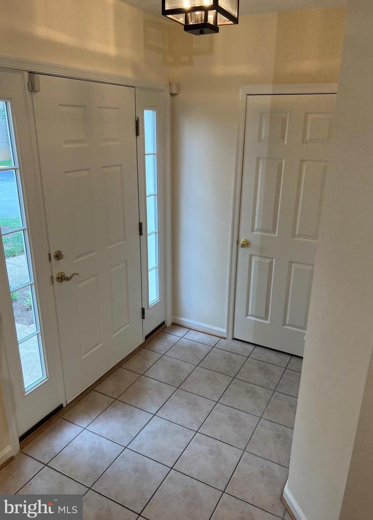 2706 Manhattan Pl, Vienna, VA 22180