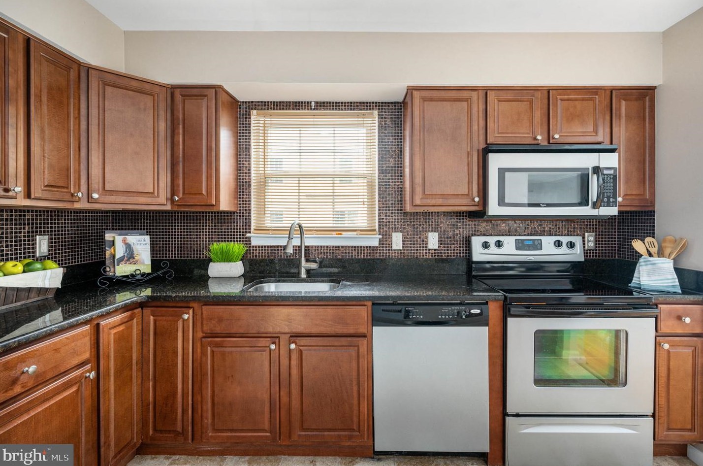 10202 Scarborough Commons Ct, Springfield, VA 22015