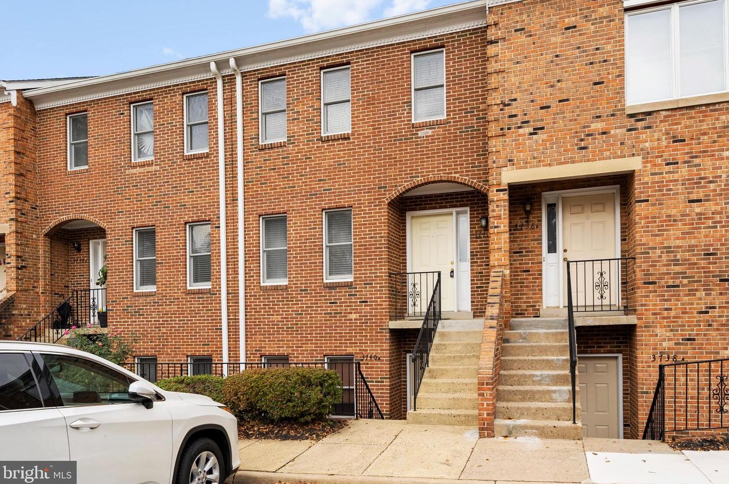 3740 Madison Ln, Falls Church, VA 22041