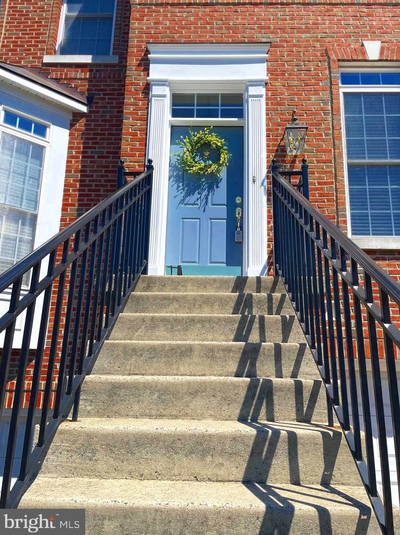 4081 Walnut Cove Cir, Fairfax, VA 22033
