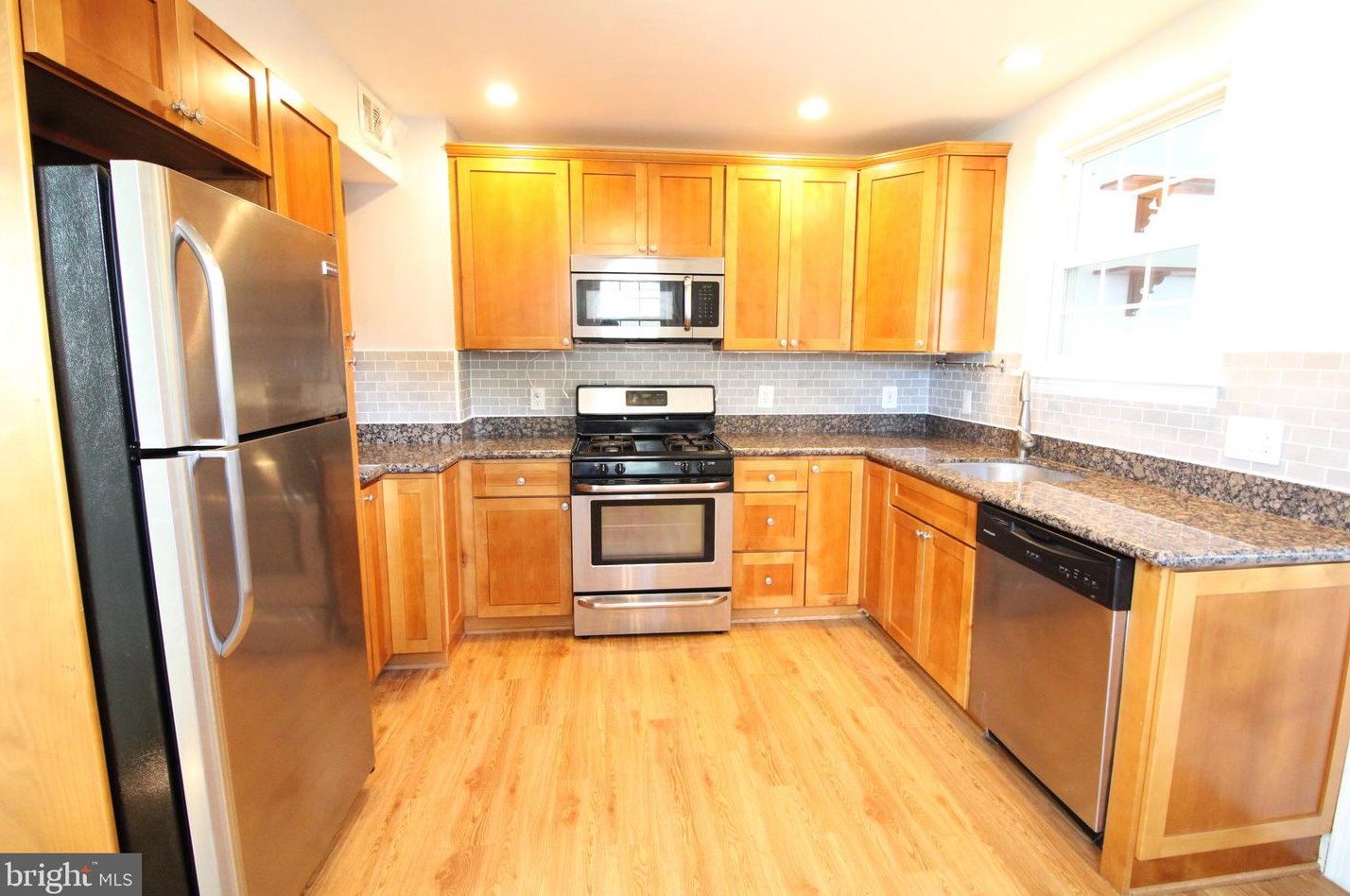 3223 Blundell Rd, Falls Church, VA 22042