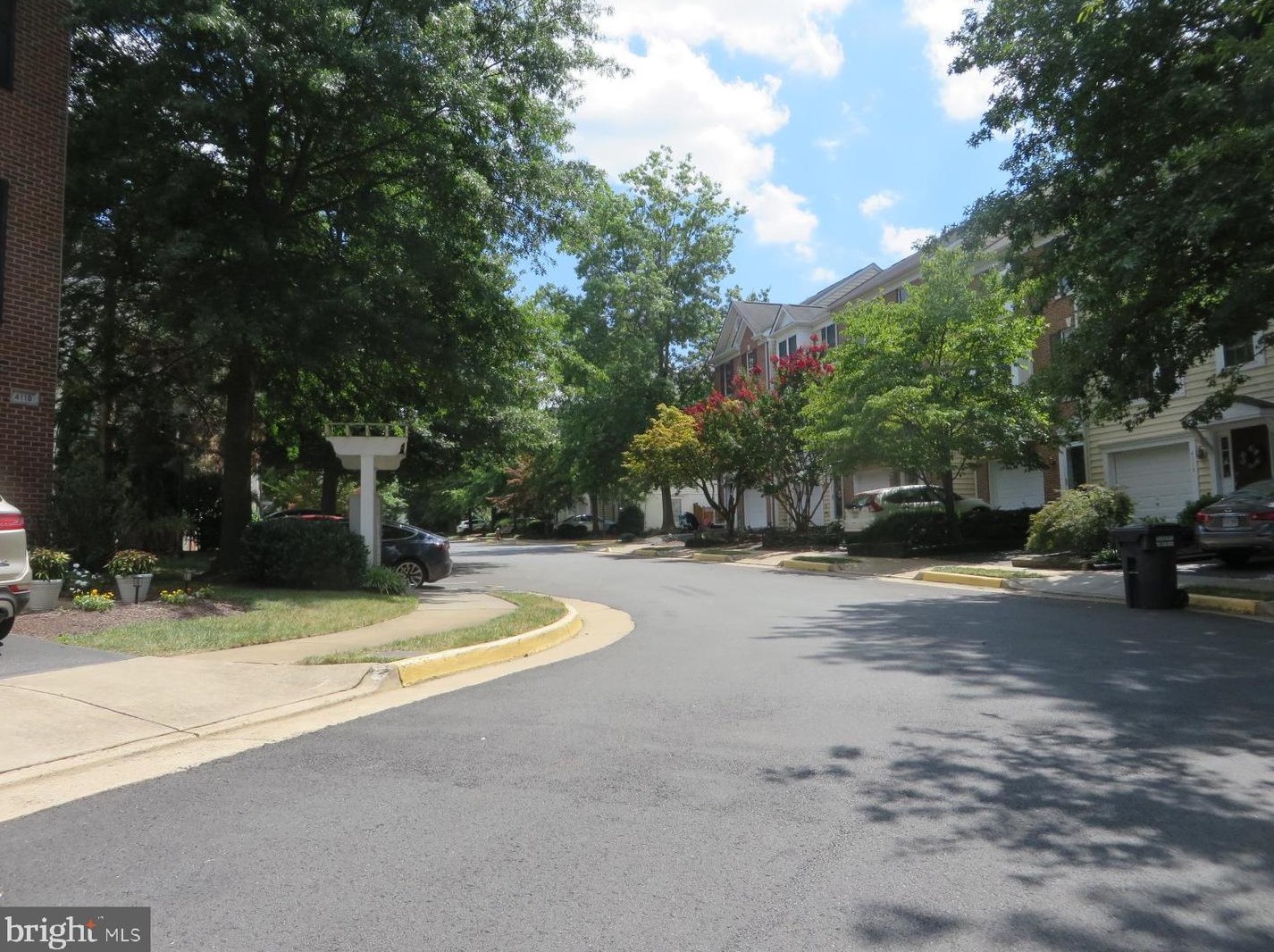 4110 Fairfax Center Creek Dr, Fairfax, VA 22030-8520