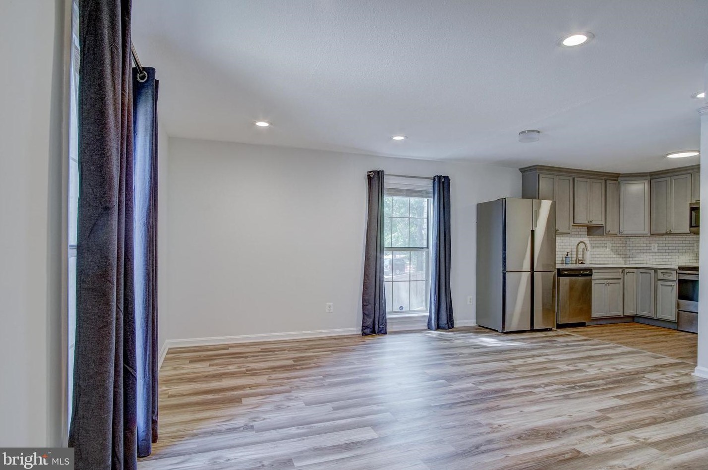 3111 Patrick Henry Dr Apt 610, Falls Church, VA 22044
