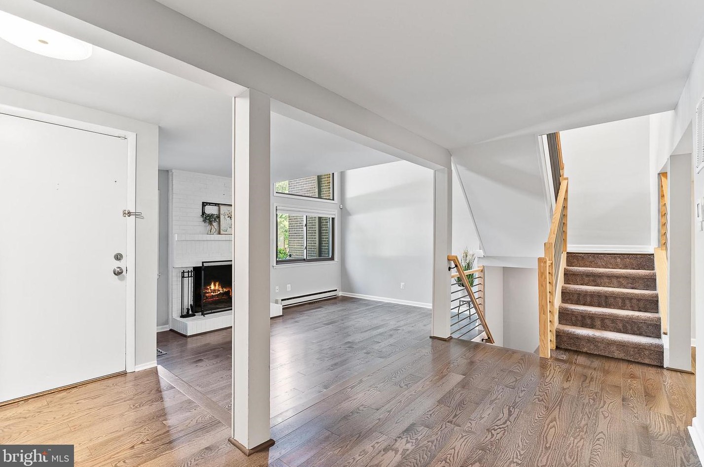 2172 Glencourse Ln, Herndon, VA 20191
