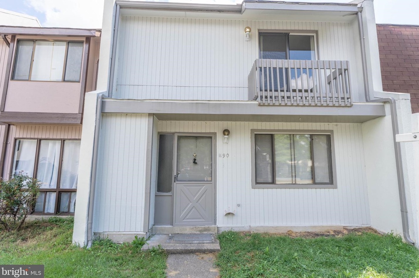 1190 Dublin Pl, Herndon, VA 20170