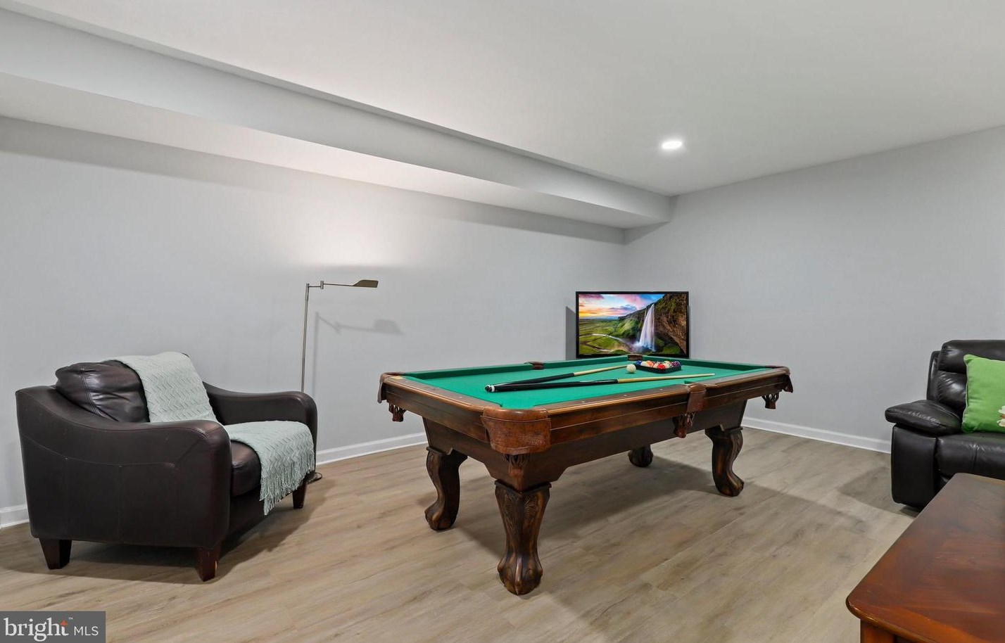 2626 Chain Bridge Rd, Vienna VA 22181-5379 exterior